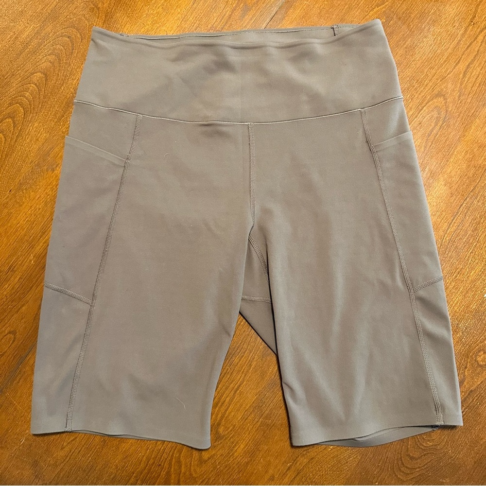 AIRism Soft Active Biker Shorts and Bra Set